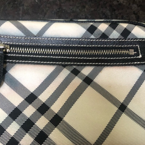 Vintage White Burberry crossbody bag - Picture 4 of 7